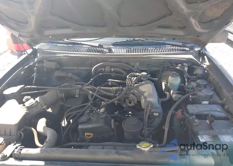 1998 Toyota Tacoma z USA, uszkodzony, nr VIN 4TAVL52N6WZ137155